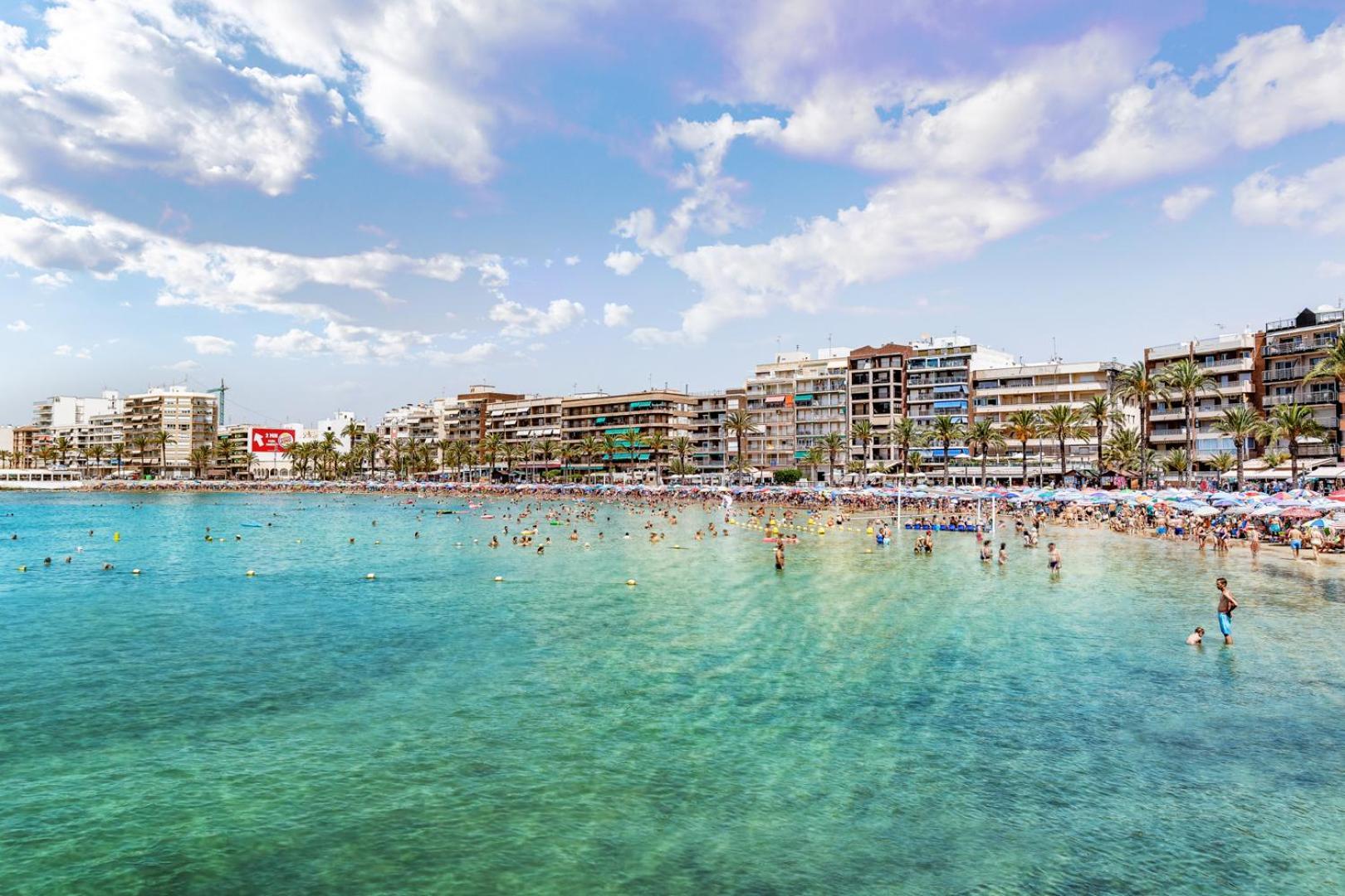 Calle Concordia 86, Two Bedroom Apartment, Up To 6 Guests, Near Del Cura Beach,Supermarket Mercadona And Central Bus Station تورّيفيِخا المظهر الخارجي الصورة