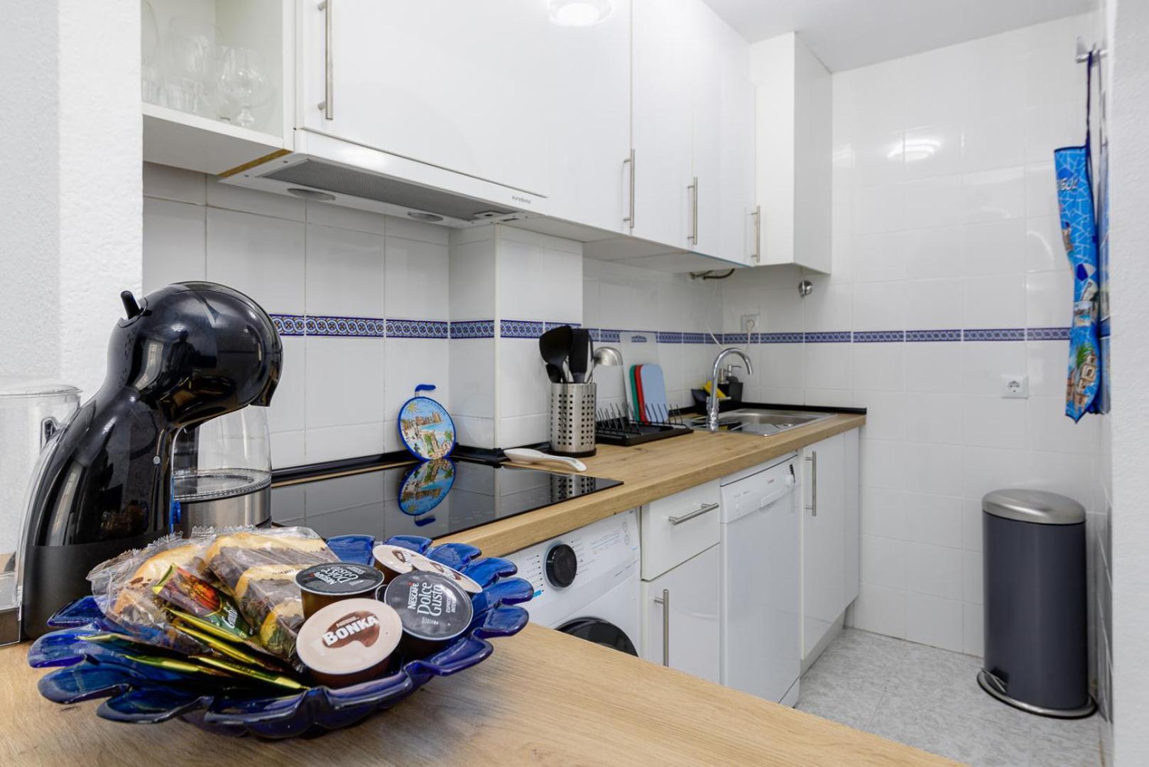 Calle Concordia 86, Two Bedroom Apartment, Up To 6 Guests, Near Del Cura Beach,Supermarket Mercadona And Central Bus Station تورّيفيِخا المظهر الخارجي الصورة