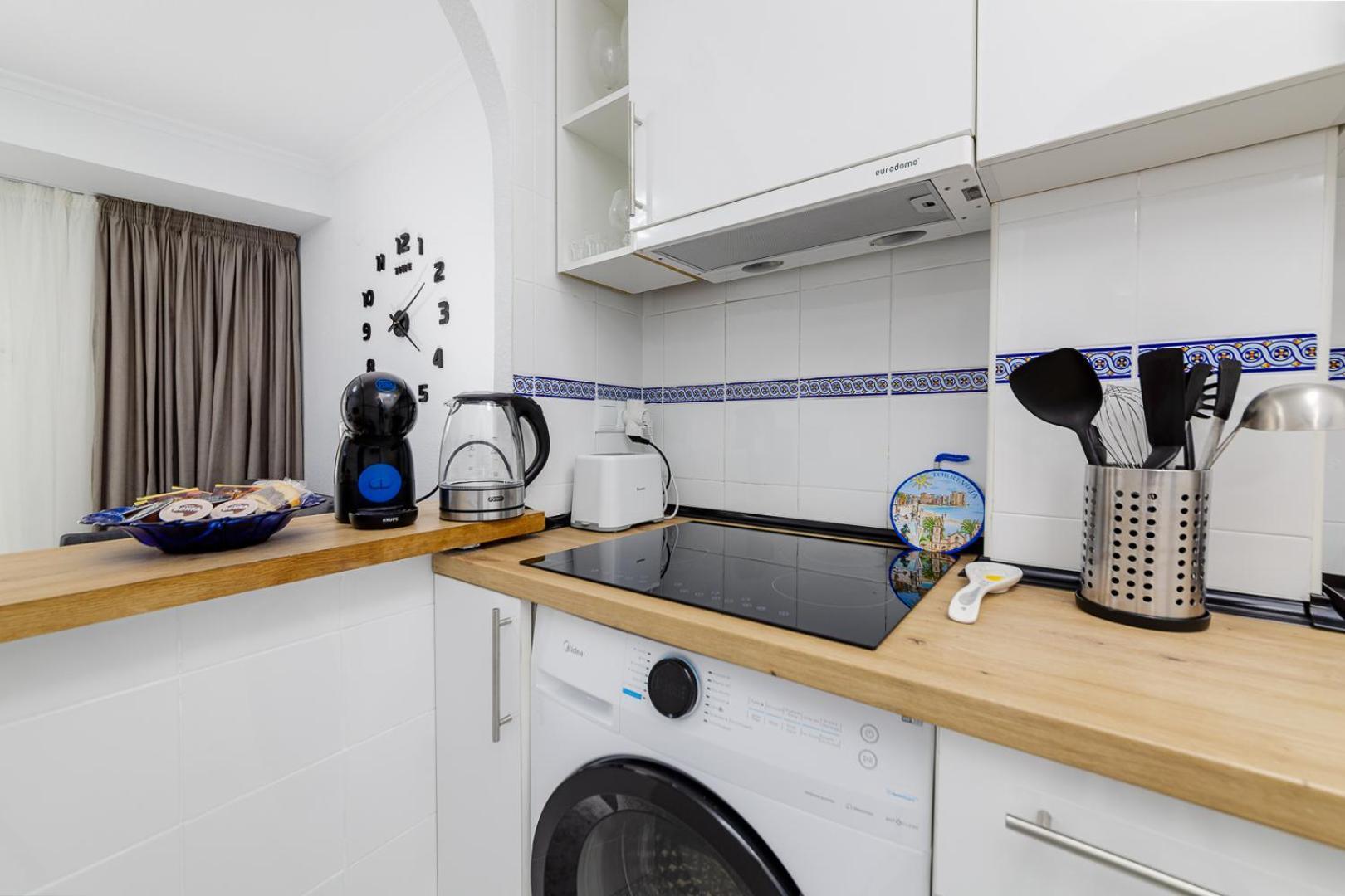 Calle Concordia 86, Two Bedroom Apartment, Up To 6 Guests, Near Del Cura Beach,Supermarket Mercadona And Central Bus Station تورّيفيِخا المظهر الخارجي الصورة