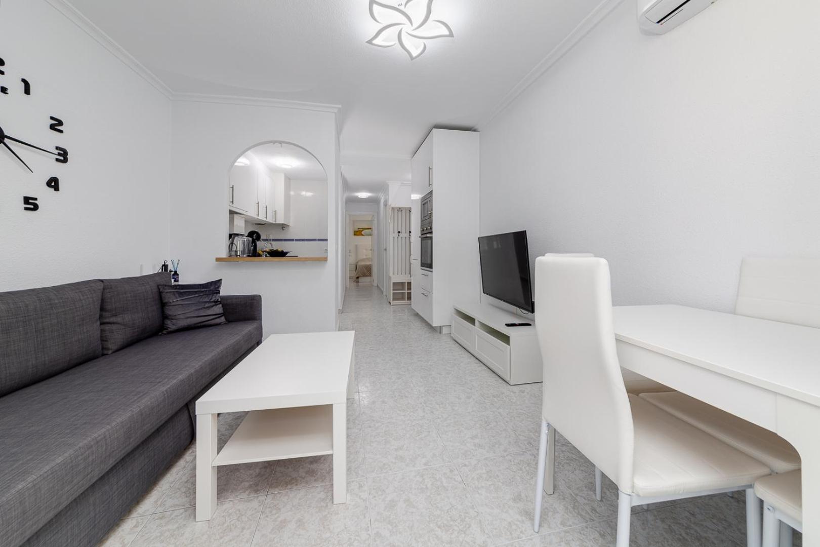 Calle Concordia 86, Two Bedroom Apartment, Up To 6 Guests, Near Del Cura Beach,Supermarket Mercadona And Central Bus Station تورّيفيِخا المظهر الخارجي الصورة