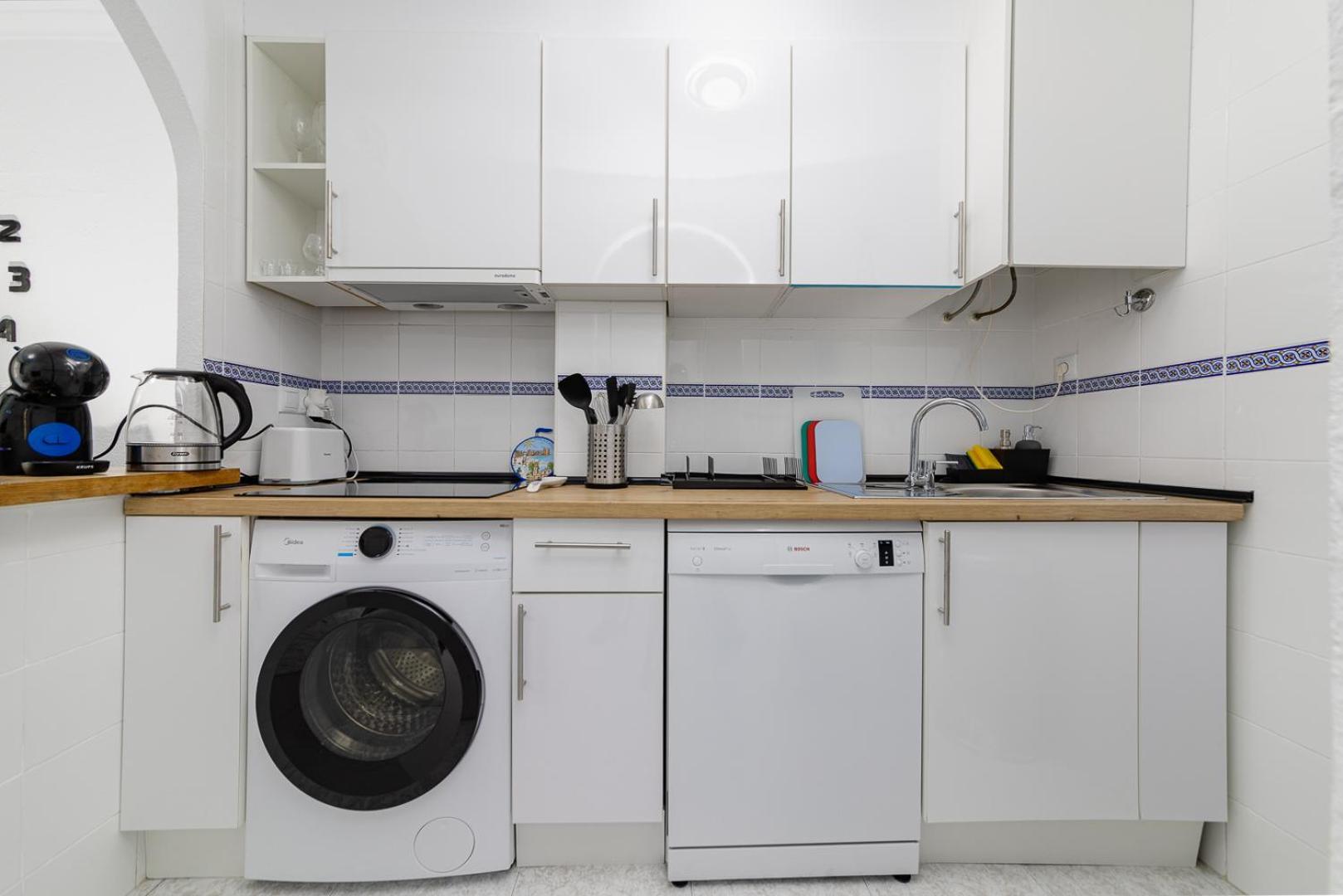 Calle Concordia 86, Two Bedroom Apartment, Up To 6 Guests, Near Del Cura Beach,Supermarket Mercadona And Central Bus Station تورّيفيِخا المظهر الخارجي الصورة
